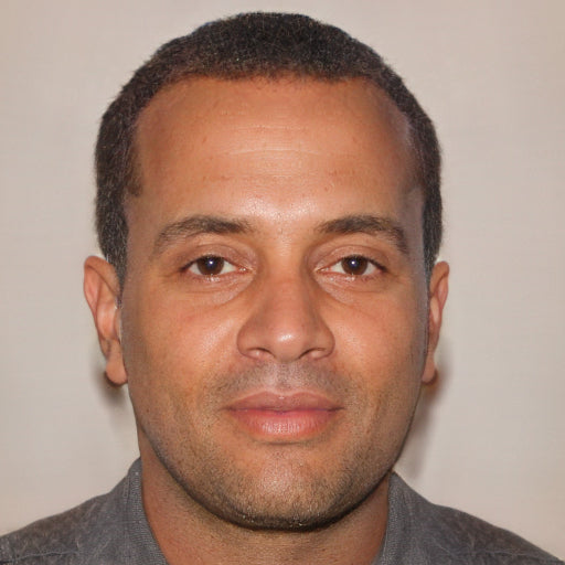 <em>Mario Matola</em>